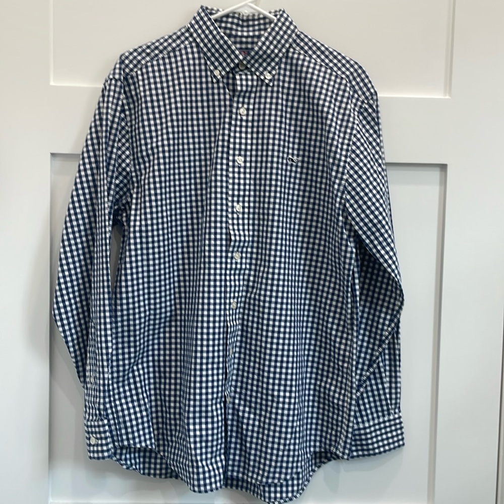 Vineyard Vines Classic Fit Whale Shirt men’s Medium in excellent condition!!